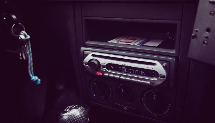 statii radio auto
