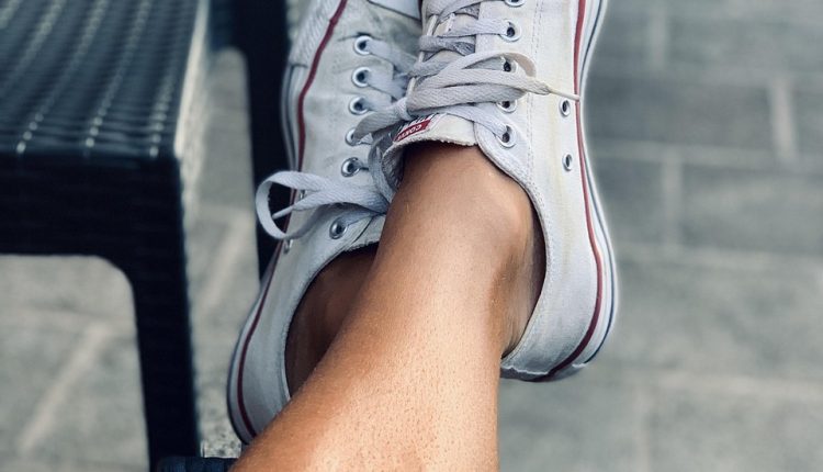 Adidași fără șosete